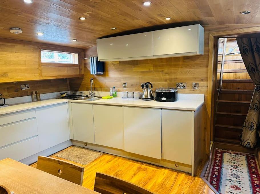 Unique Houseboat Experience I Central City Break York Exteriör bild