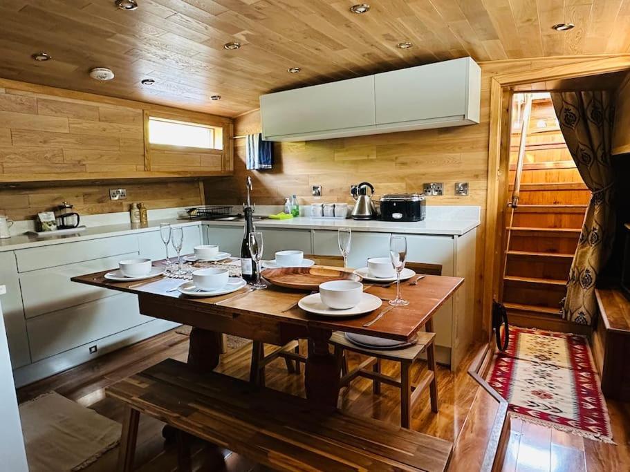 Unique Houseboat Experience I Central City Break York Exteriör bild